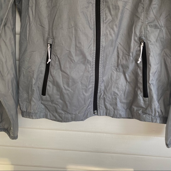 The North Face • Women’s Lightweight Wind Breaker ‘WindWall’ Size Small - Picture 7 of 16